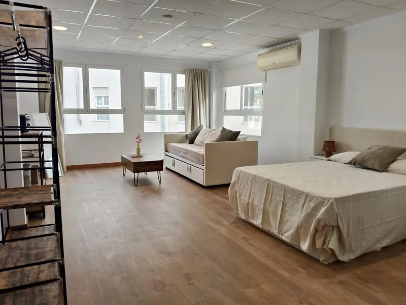 Local comercial de 4 dormitorios en Calpe, Costa Blanca — foto 1 de 18