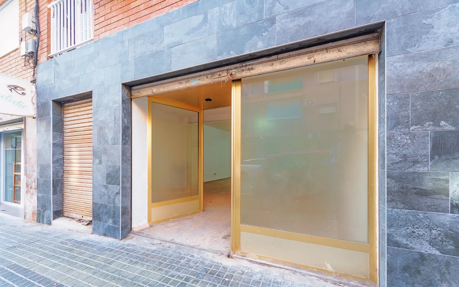 Commercial in Elche, Costa Blanca — photo 1 of 14