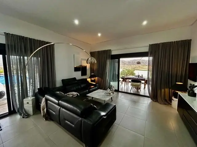Villa de 3 dormitorios en Hondón de las Nieves, Costa Blanca — foto 9 de 29