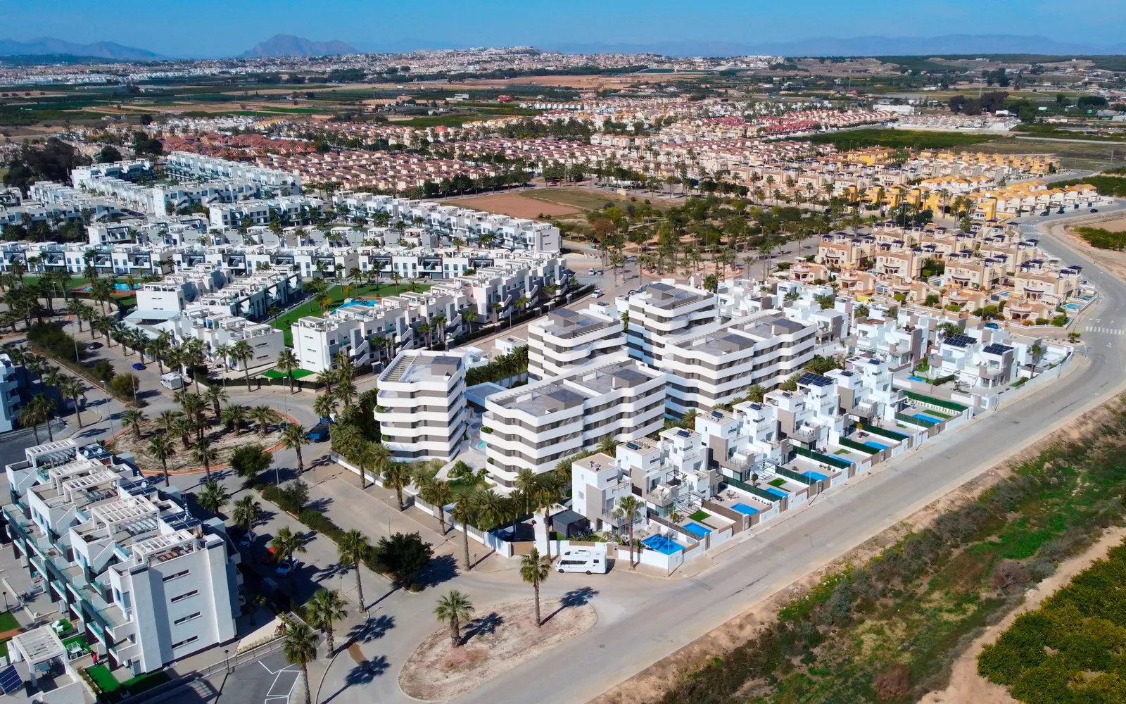 Casa adosada de 3 dormitorios en Guardamar del Segura, Costa Blanca — foto 1 de 1