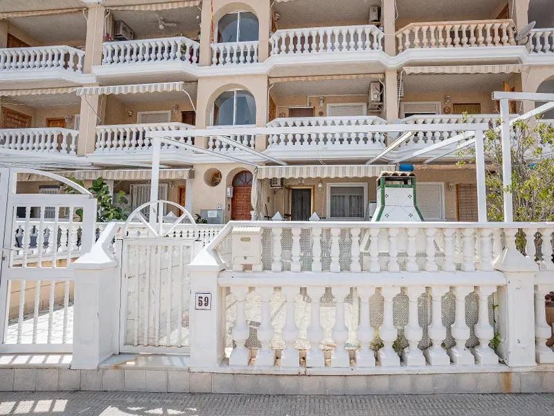 Apartamento de 2 dormitorios en Santa Pola, Costa Blanca — foto 17 de 23