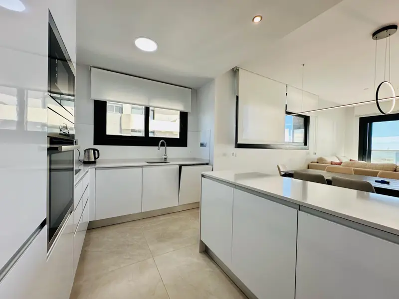 Apartamento de 3 dormitorios en Benidorm, Costa Blanca — foto 8 de 25