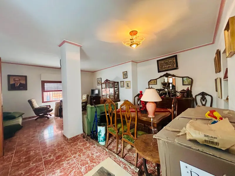 Villa mit 5 Schlafzimmern in Oliva, Costa Blanca — Foto 8 von 10