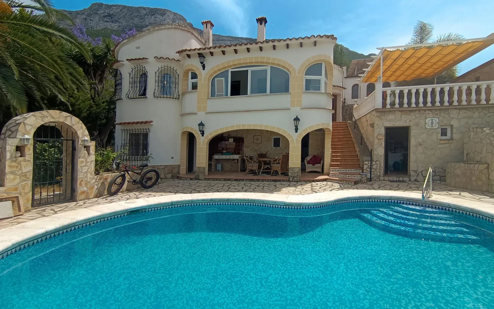 Villa mit 4 Schlafzimmern in Dénia, Costa Blanca — Foto 1 von 30