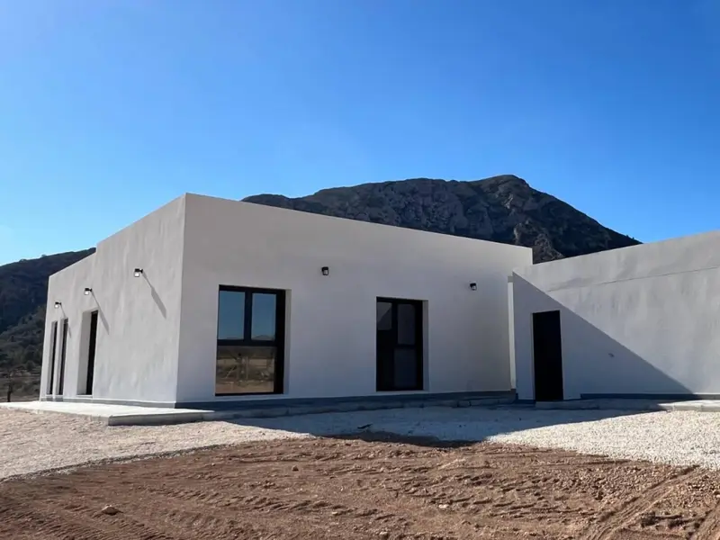 Villa de 3 dormitorios en Hondón de las Nieves, Costa Blanca — foto 20 de 29