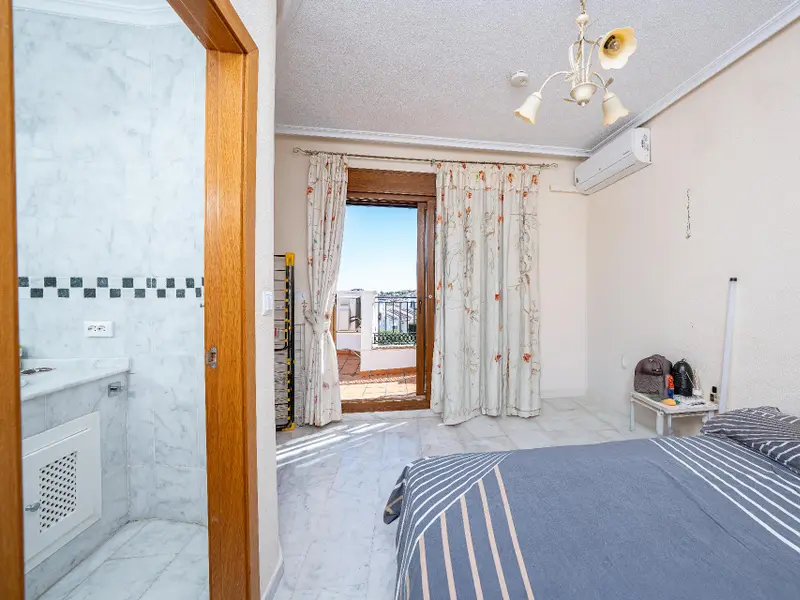 Villa de 6 dormitorios en Algorfa, Costa Blanca — foto 21 de 30