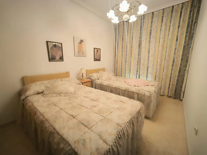 Apartamento de 2 dormitorios en Torrevieja, Costa Blanca — foto 13 de 23
