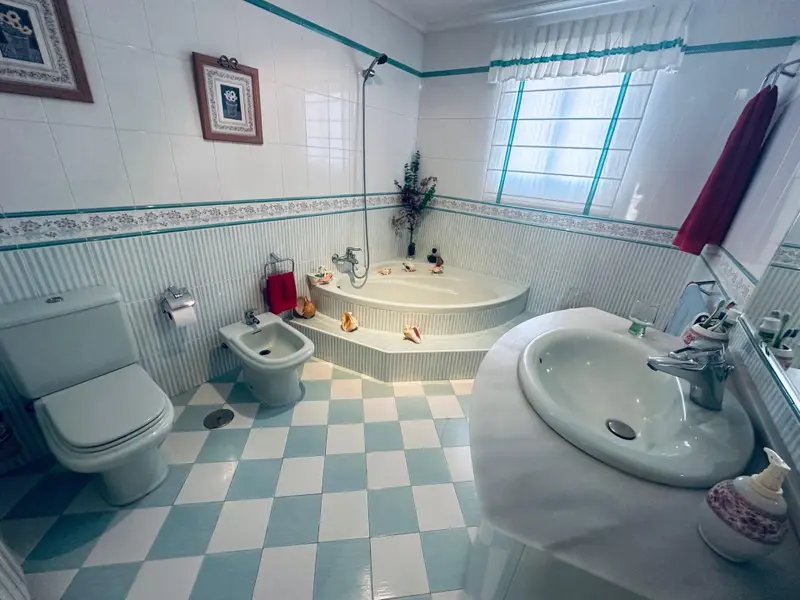 Villa de 4 dormitorios en Benidorm, Costa Blanca — foto 11 de 26