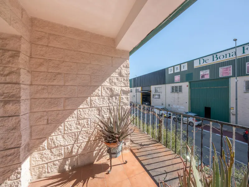 Local comercial de 4 dormitorios en Desconocido, Costa Blanca — foto 12 de 30