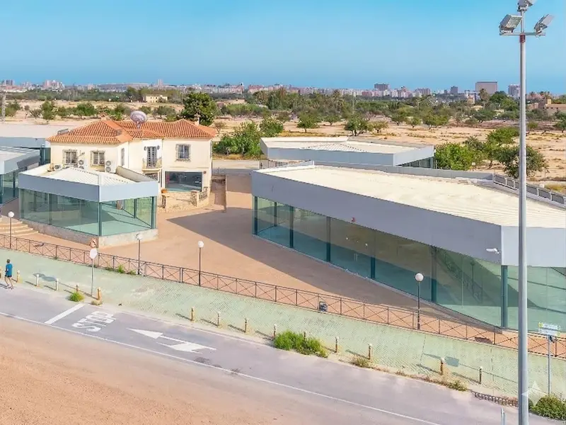 محل تجاري en Alicante, Costa Blanca — صورة 10 من 16