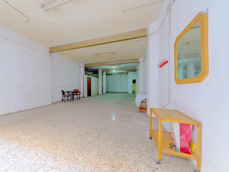 Local comercial en Elche, Costa Blanca — foto 3 de 9