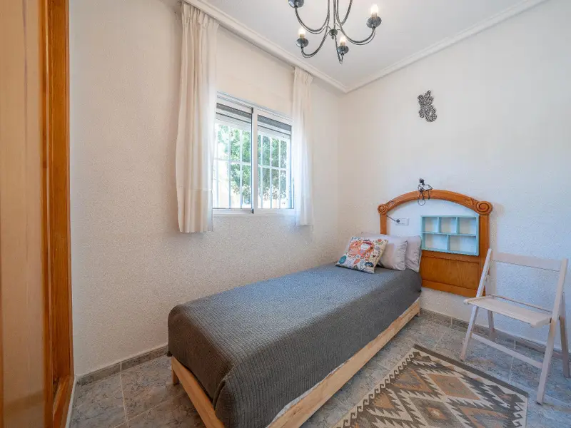 Bungalow de 2 dormitorios en Desconocido, Costa Blanca — foto 21 de 30