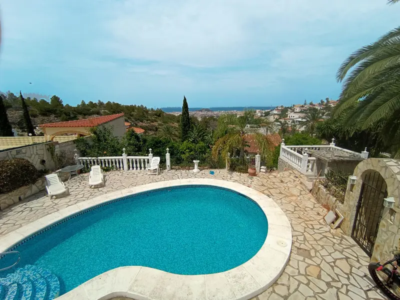 Villa mit 4 Schlafzimmern in Dénia, Costa Blanca — Foto 2 von 30