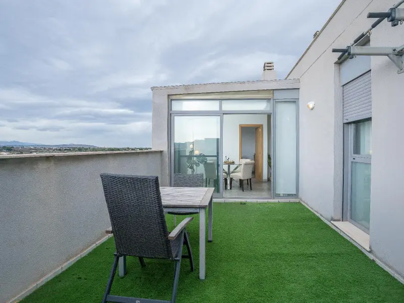 Penthouse with 3 bedrooms in Elche, Costa Blanca — photo 11 of 30