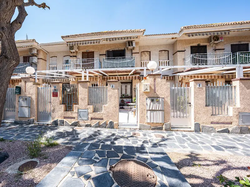 Bungalow with 1 bedrooms in Santa Pola, Costa Blanca — photo 1 of 30