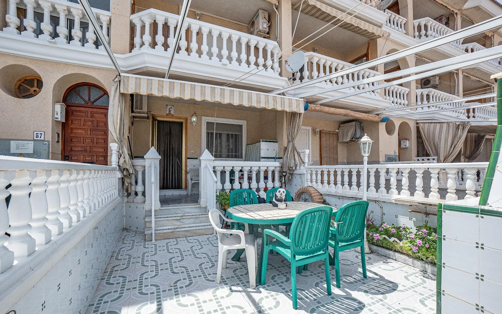 Apartamento de 2 dormitorios en Santa Pola, Costa Blanca — foto 1 de 23