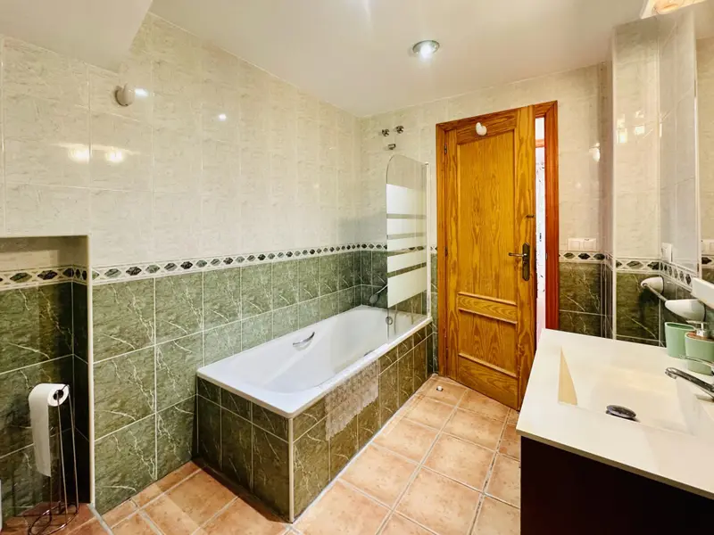 Villa de 6 dormitorios en La Nucía, Costa Blanca — foto 23 de 30