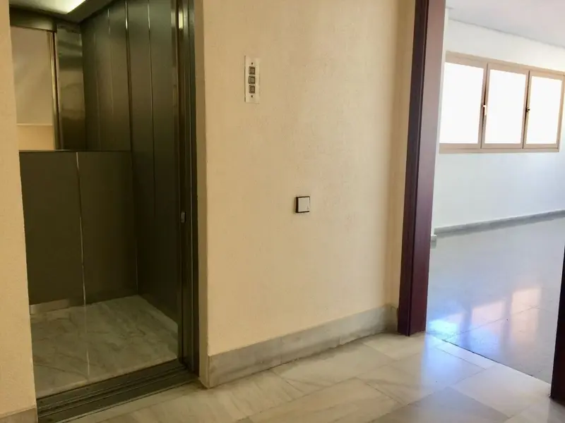 Local comercial de 1 dormitorios en Elche, Costa Blanca — foto 8 de 9