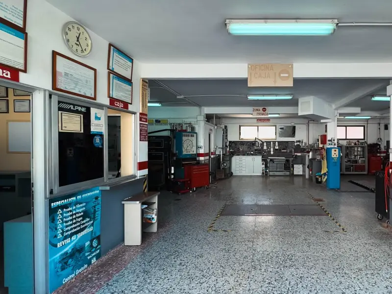 Local comercial en Benidorm, Costa Blanca — foto 18 de 27