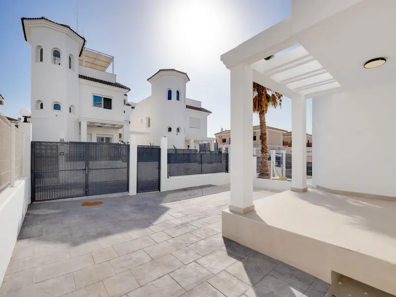 Villa with 3 bedrooms in San Fulgencio, Costa Blanca — photo 15 of 30