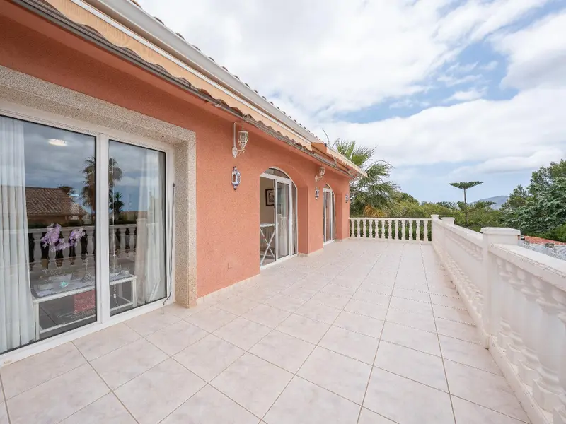 Villa de 5 dormitorios en La Nucía, Costa Blanca — foto 26 de 30