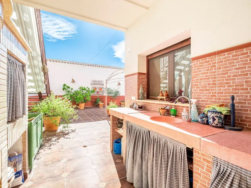 Villa de 5 dormitorios en Pinoso, Costa Blanca — foto 23 de 30