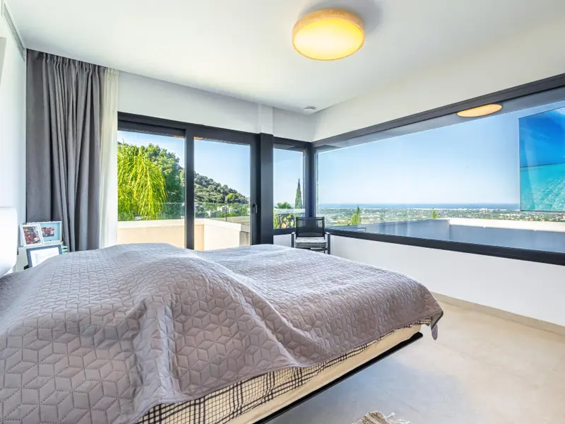 Villa with 5 bedrooms in Dénia, Costa Blanca — photo 16 of 30