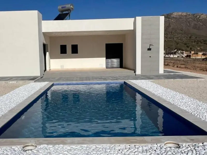 Villa de 3 dormitorios en Hondón de las Nieves, Costa Blanca — foto 25 de 29