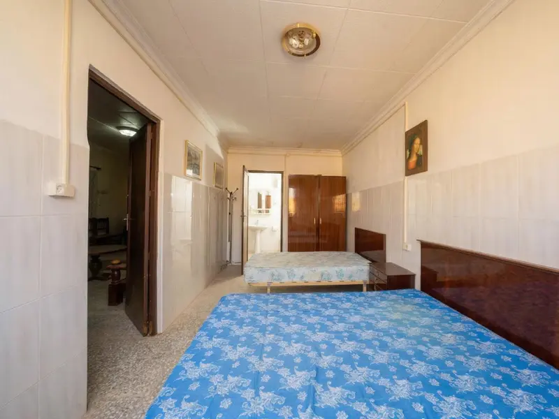 Commercial with 3 bedrooms in Crevillent, Costa Blanca — photo 23 of 29