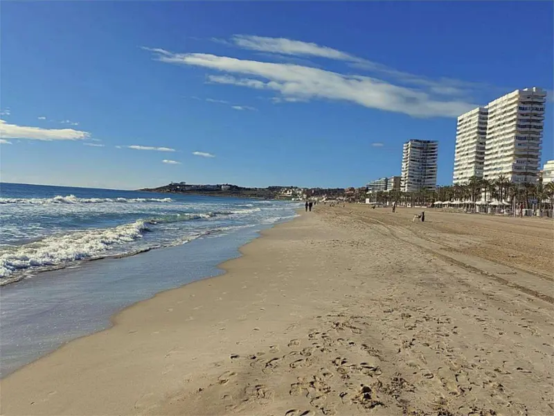Villa de 5 dormitorios en Desconocido, Costa Blanca — foto 15 de 20