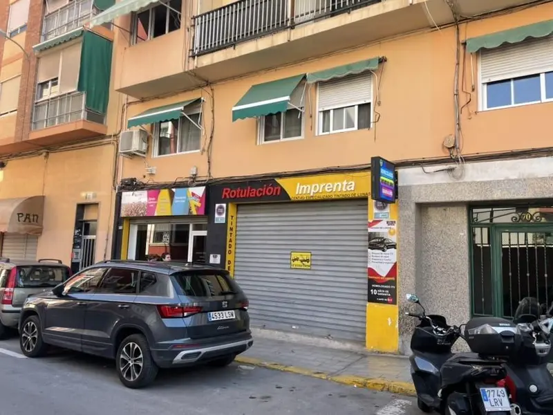 محل تجاري en Alicante, Costa Blanca — صورة 9 من 13