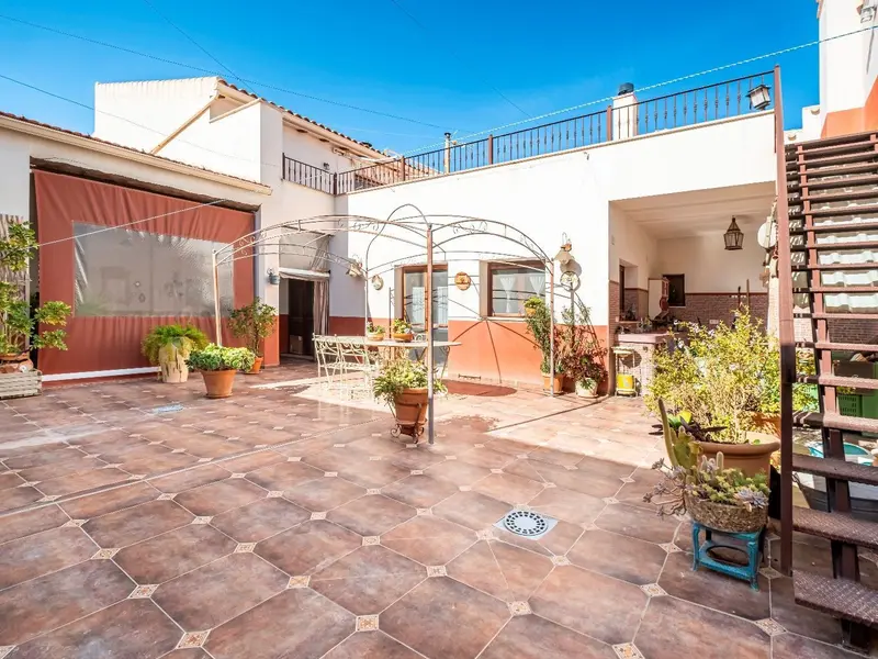 Villa de 5 dormitorios en Pinoso, Costa Blanca — foto 21 de 30