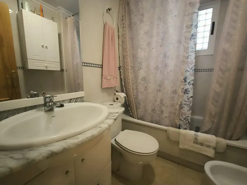 Apartamento de 2 dormitorios en Torrevieja, Costa Blanca — foto 15 de 23