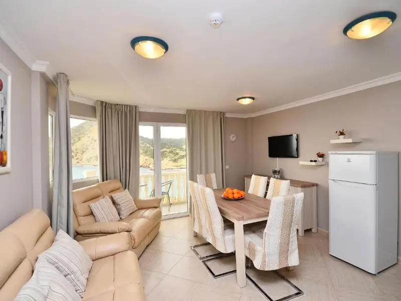 Local comercial de 24 dormitorios en Benidorm, Costa Blanca — foto 16 de 27