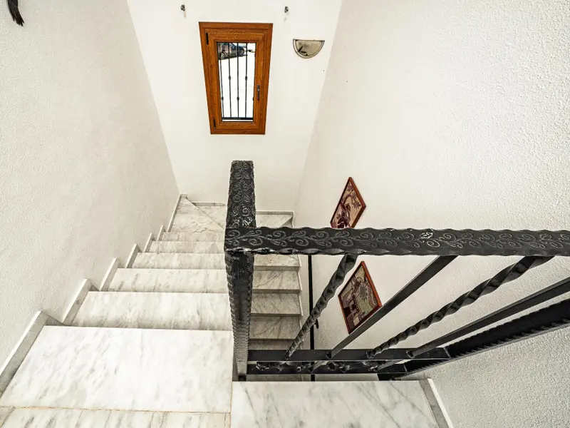 Villa de 6 dormitorios en Algorfa, Costa Blanca — foto 25 de 30