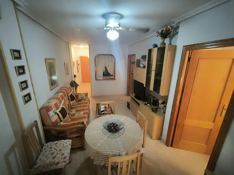 Apartamento de 2 dormitorios en Torrevieja, Costa Blanca — foto 9 de 23
