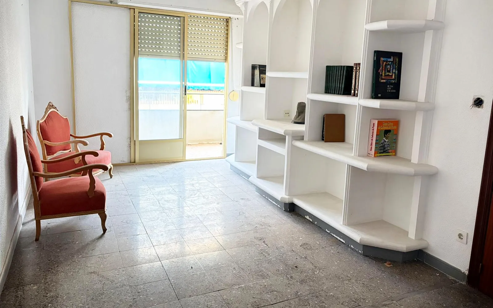 Apartamento de 3 dormitorios en Elche, Costa Blanca — foto 1 de 7