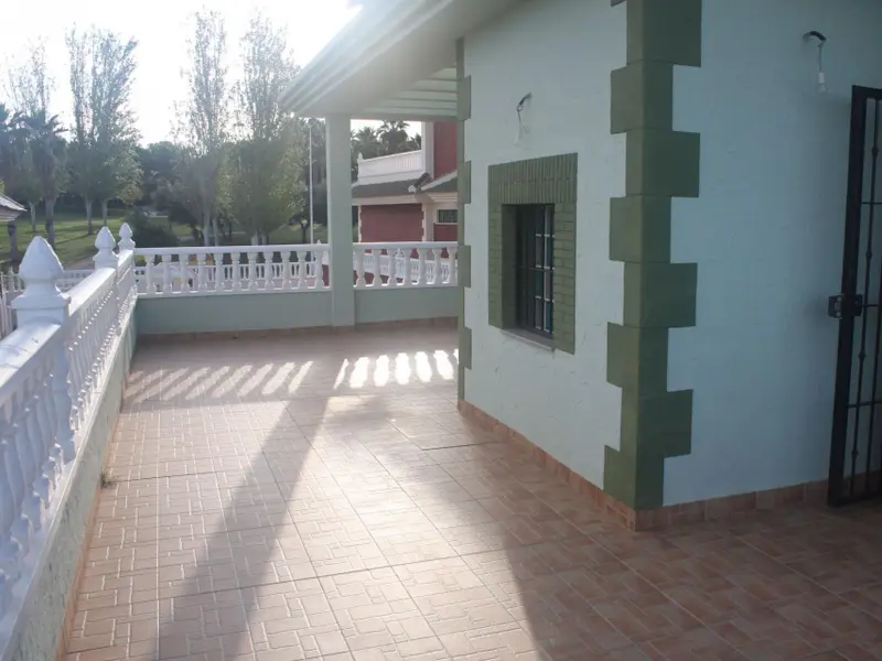 Villa de 3 dormitorios en Torrevieja, Costa Blanca — foto 23 de 26