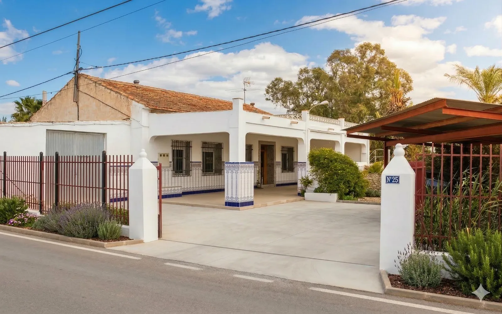 محل تجاري de 3 dormitorios en Crevillent, Costa Blanca — صورة 1 من 30
