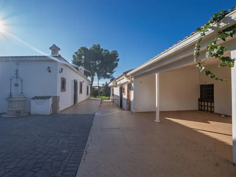 Villa with 3 bedrooms in Elche, Costa Blanca — photo 24 of 30