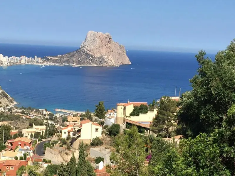 Villa de 4 dormitorios en Calpe, Costa Blanca — foto 11 de 13
