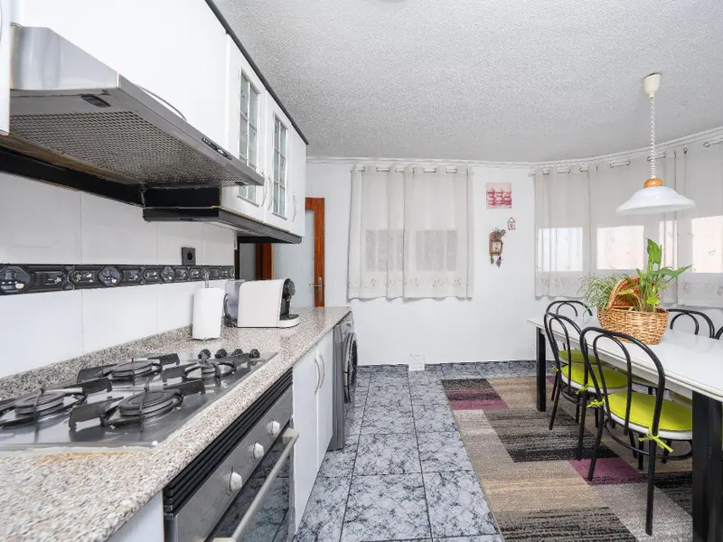 Apartment with 3 bedrooms in Elche, Costa Blanca — photo 18 of 27