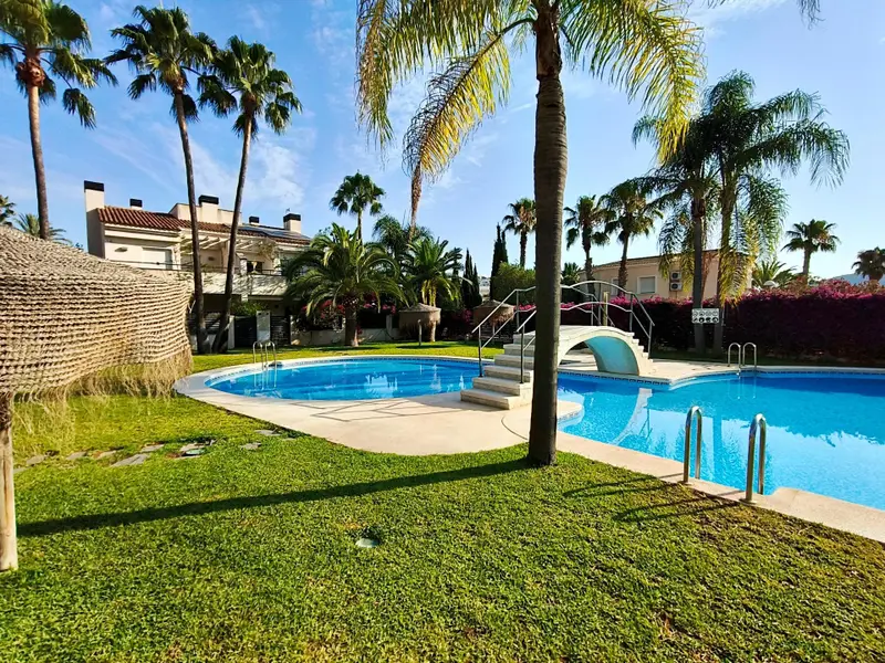 Reihenhaus mit 4 Schlafzimmern in Moraira, Costa Blanca — Foto 4 von 30