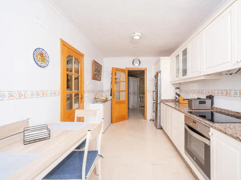 Villa de 5 dormitorios en La Nucía, Costa Blanca — foto 29 de 30