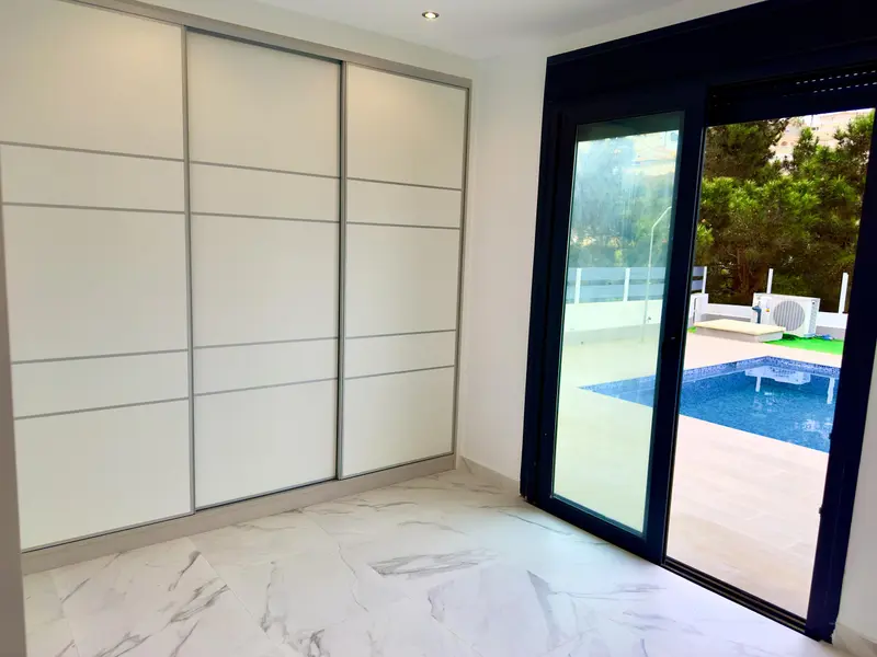 Villa de 4 dormitorios en Rojales, Costa Blanca — foto 21 de 30