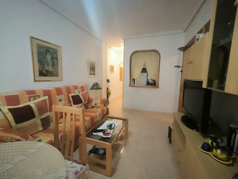 Apartamento de 2 dormitorios en Torrevieja, Costa Blanca — foto 8 de 23