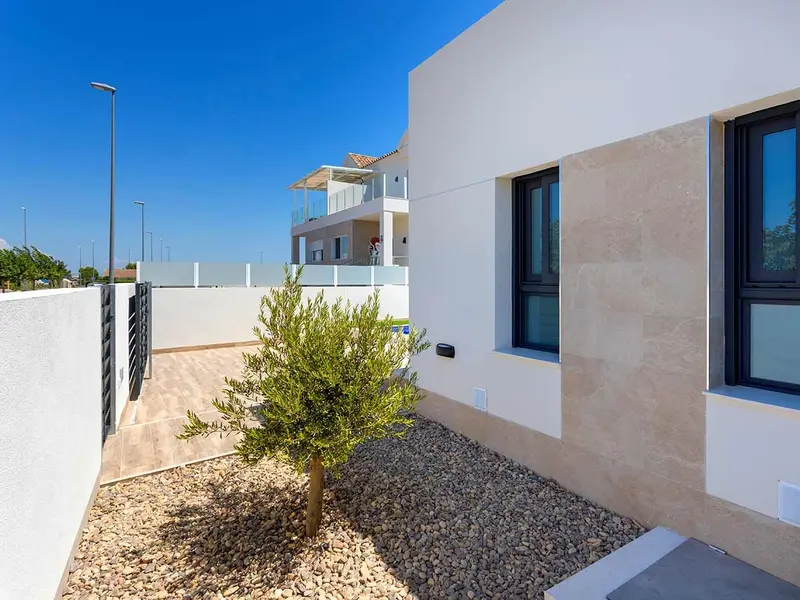 Villa de 3 dormitorios en Daya Nueva, Costa Blanca — foto 24 de 30