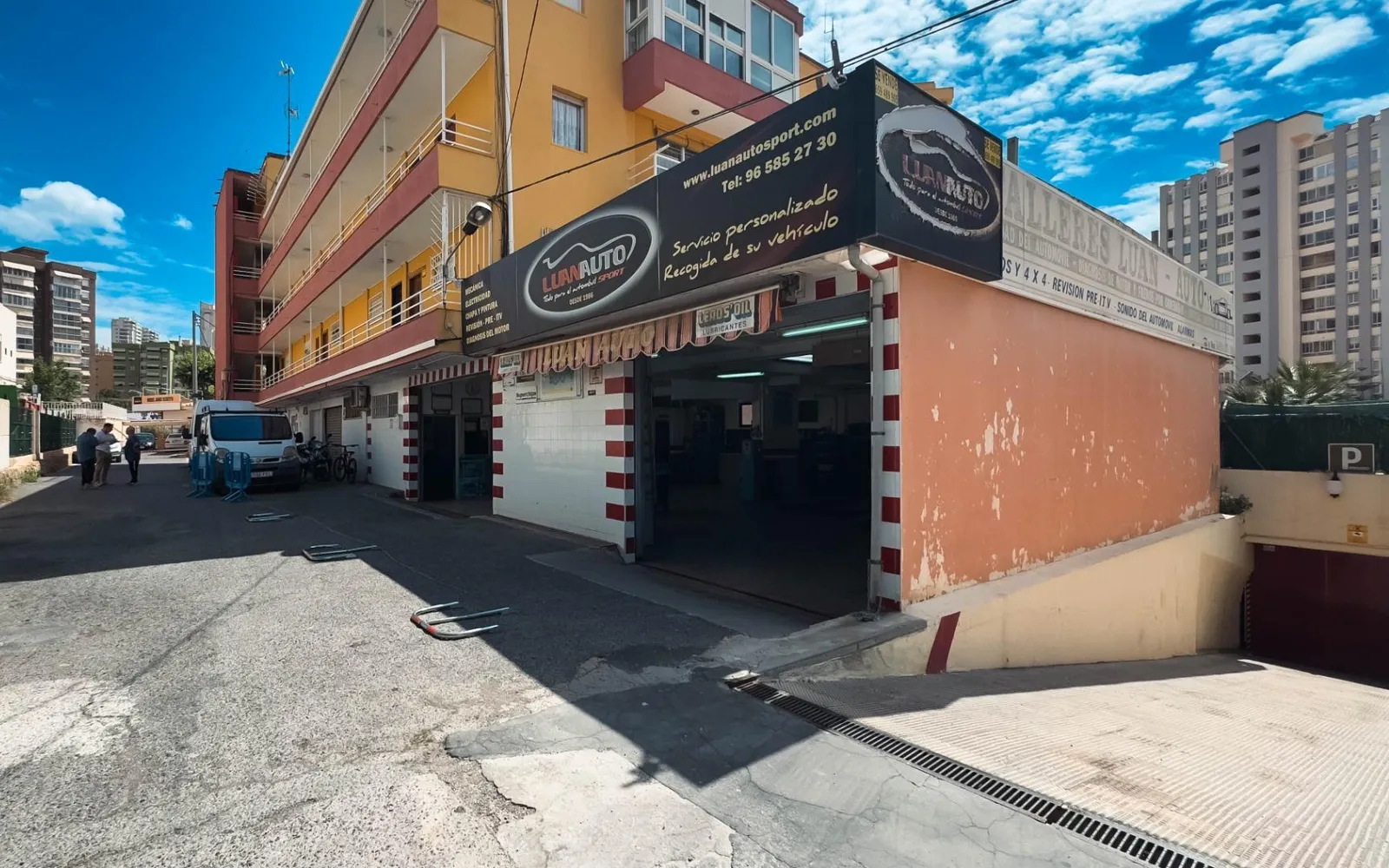 Local comercial en Benidorm, Costa Blanca — foto 1 de 27