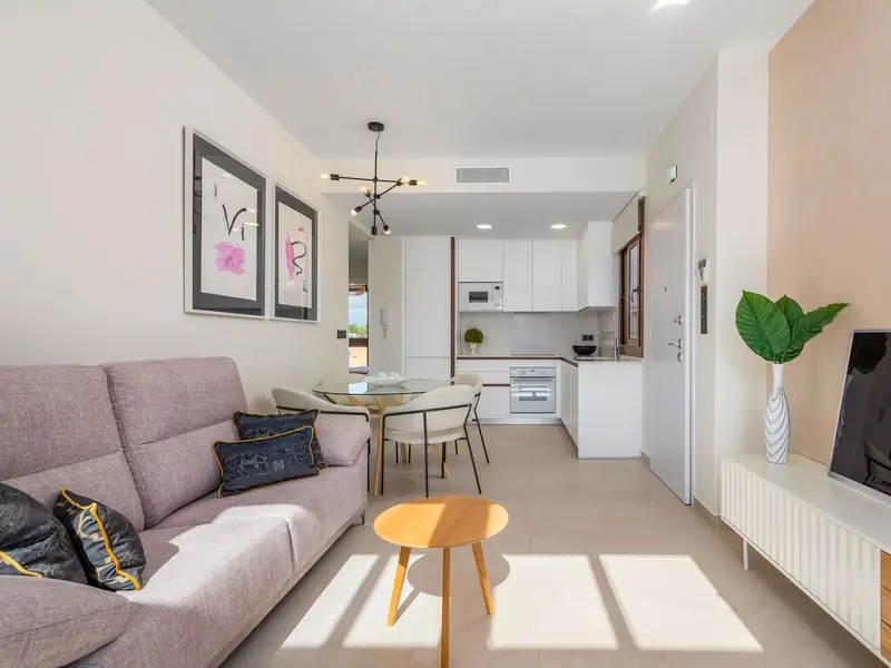 Bungalow de 2 dormitorios en Torrevieja, Costa Blanca — foto 2 de 29