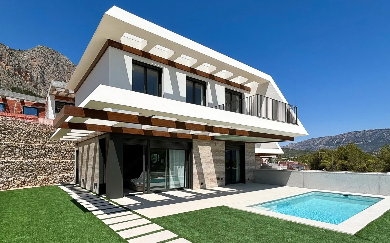 Chalet independiente de 3 dormitorios en Polop, Costa Blanca — foto 1 de 1